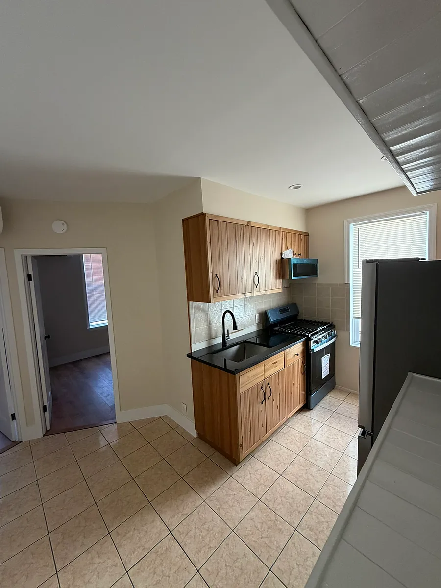 Building Photo - 6185 Grove St #2R