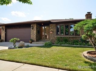 6932 N Algonquin Ave, Chicago, IL