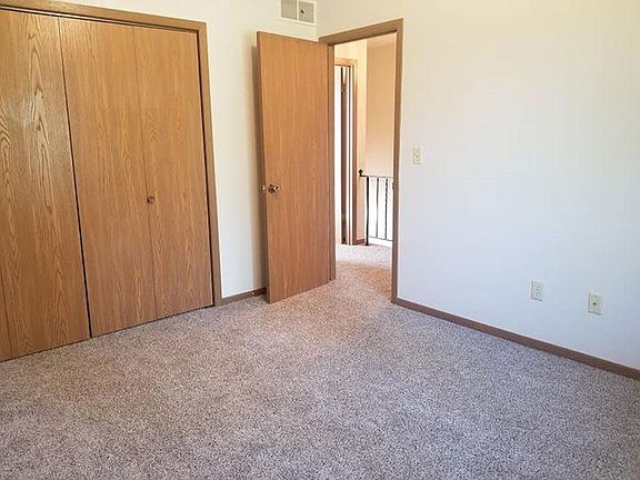 2nd Bedroom (overlooking back yard area)