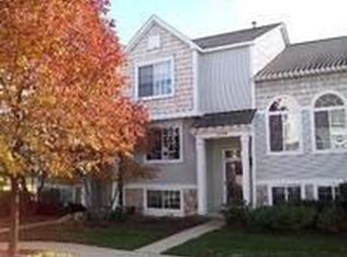 1758 Middlebury Dr, Aurora, IL 60503