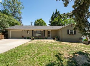 1063 NE Knoll Ave, Roseburg, OR 97470