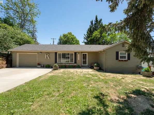 1063 NE Knoll Ave, Roseburg, OR 97470
