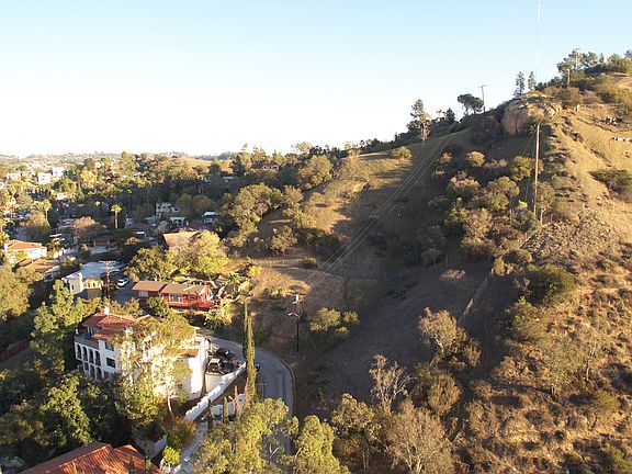 4th image of 2876 El Roble Dr