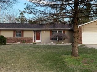 1825 Short Ridge Dr, Warsaw, IN 46580