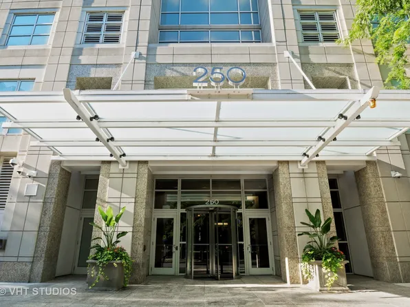 250 E Pearson St APT 1204, Chicago, IL 60611