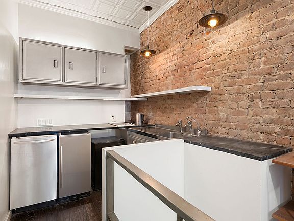 2nd image of 215 E 17th St APT 2