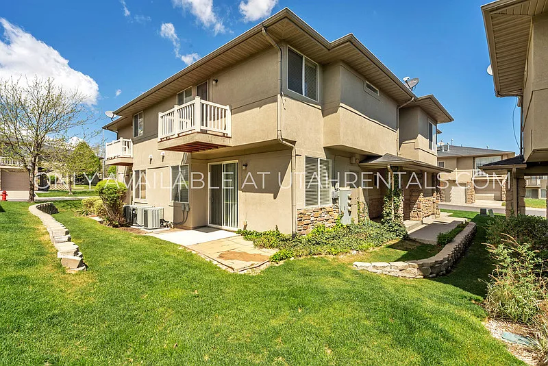 6623 W Blue Iris Dr