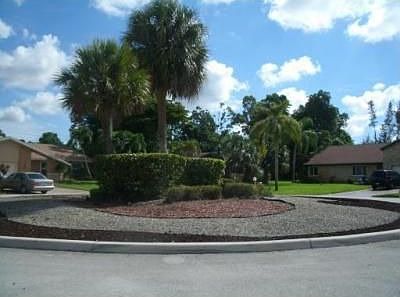 3rd image of 7800 Nutmeg Ct