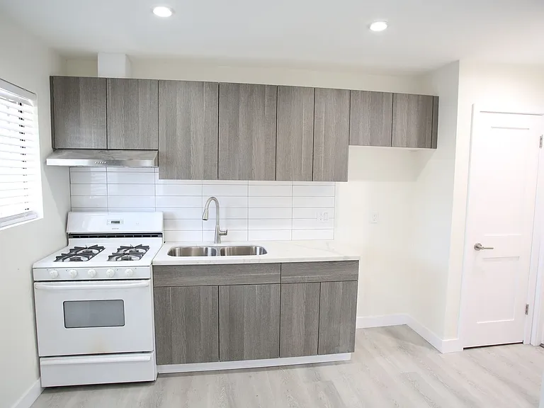 1312 W. Florence Ave — Photo 1
