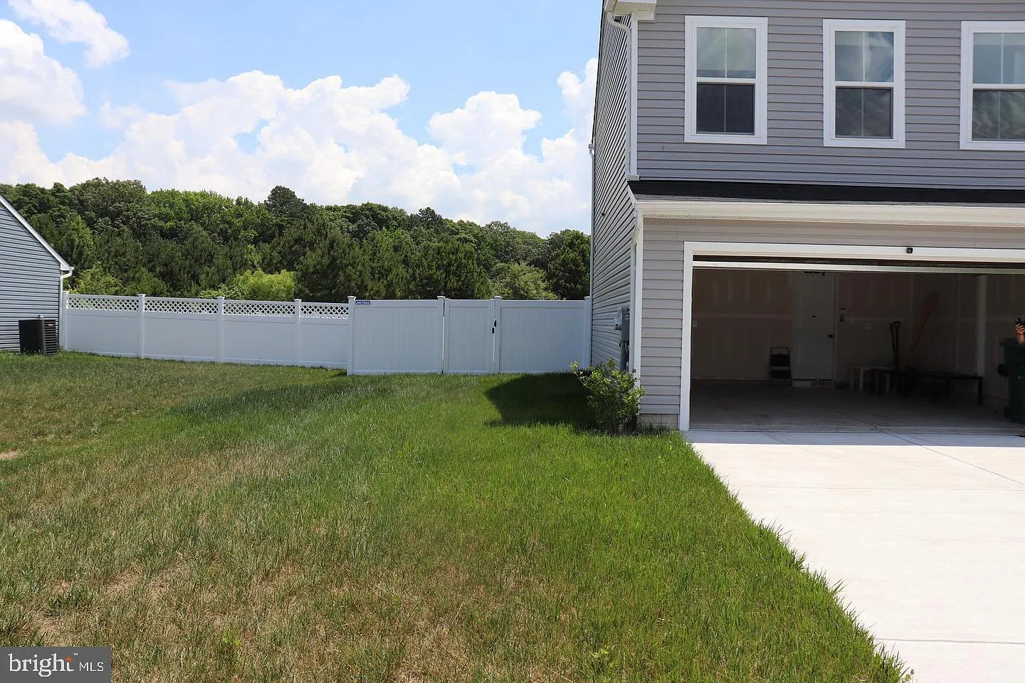 4 bed, 2.5 bath, 1910 sqft, $3,000 — Photo 4