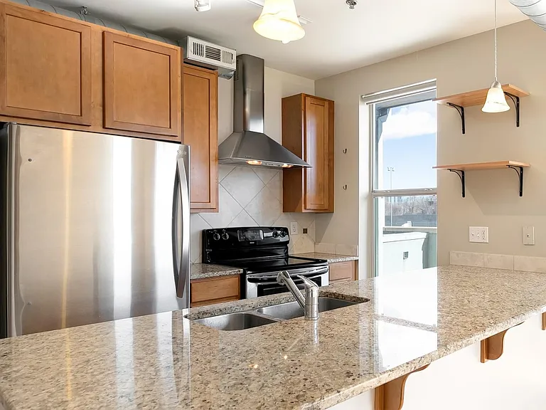 1313 S Clarkson St #202 — Photo 13