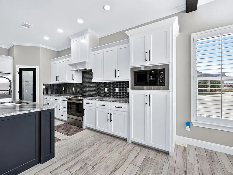 8619 La Jolla Dr — Photo 21