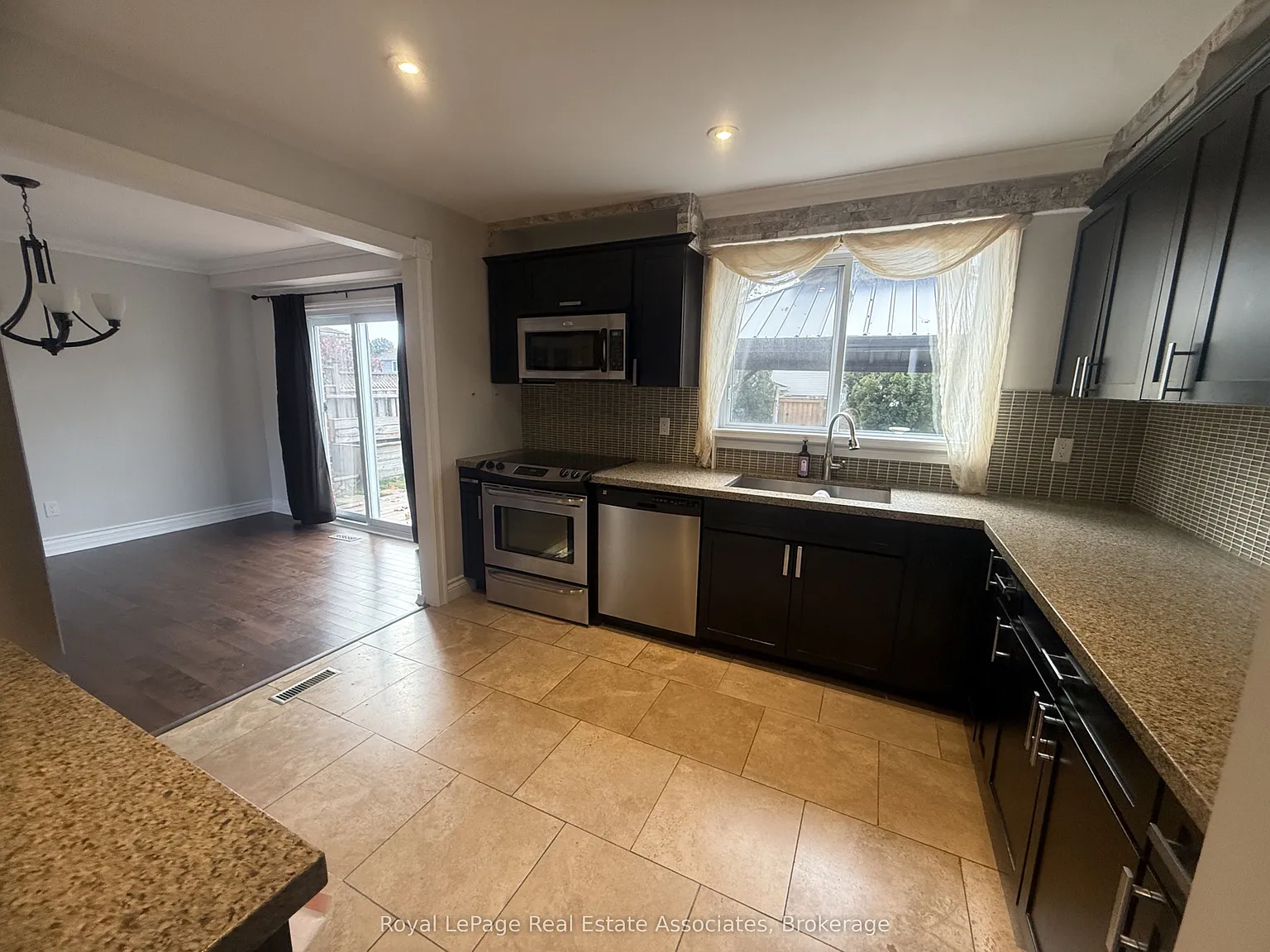 3 bed, $3,500 — Photo 4