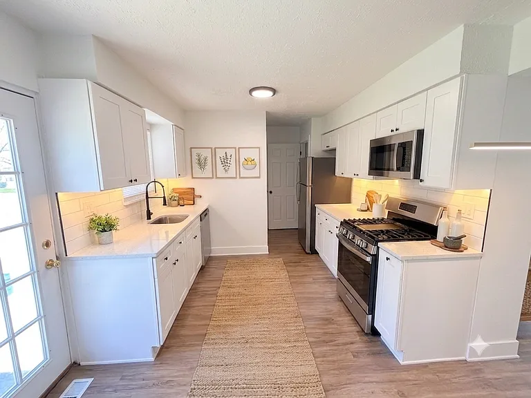 500 Bellarmine Dr W — Photo 3