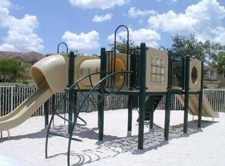 3913 Tree Top Dr, Weston, FL 33332