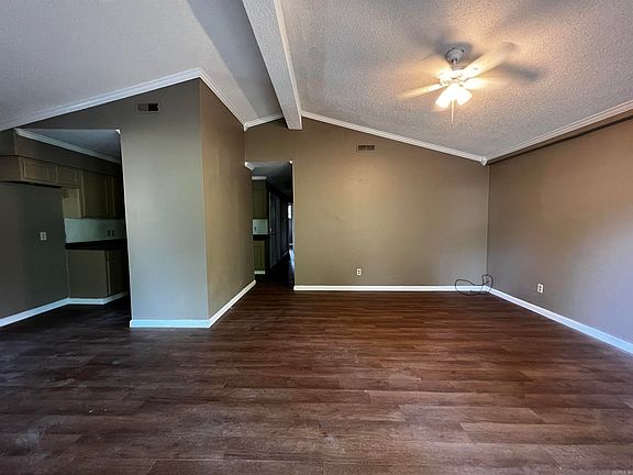 2nd image of 2028 Sycamore Dr
