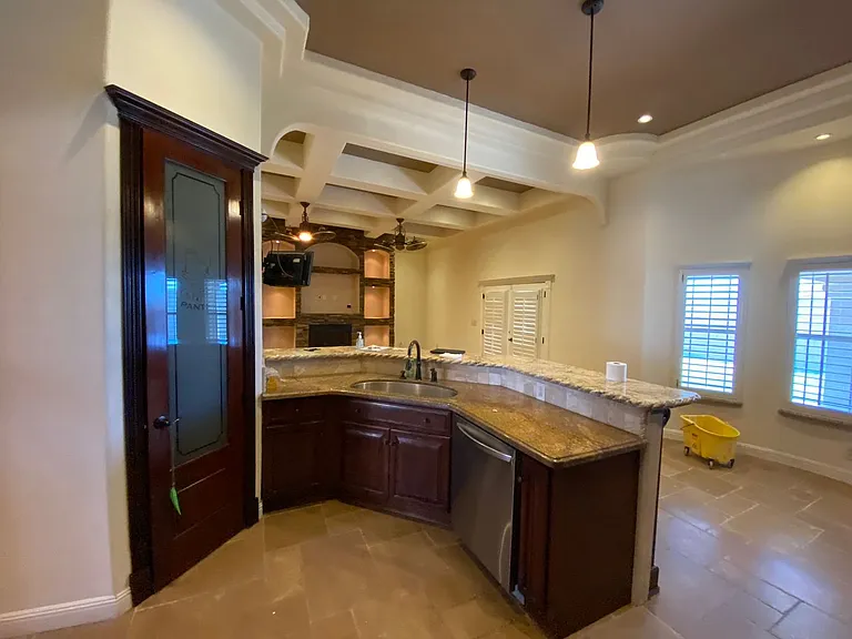 390 Burkett — Photo 21