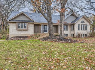 8N518 Shady Ln, Elgin, IL 60124