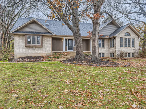 8N518 Shady Ln, Elgin, IL 60124