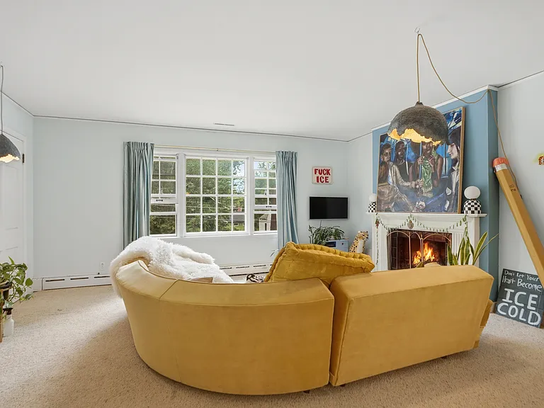 321 McLean St — Photo 4