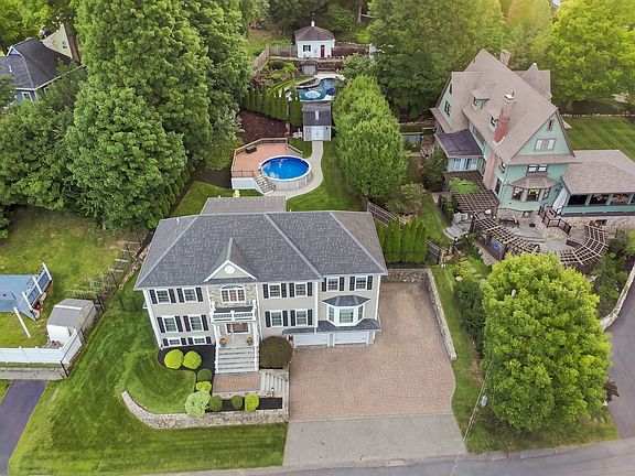3rd image of 5 Dell Ave