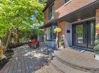 11 Elderwood Trl, Ottawa, ON K2S1C9