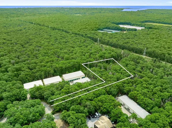 21 Goodfriend Dr, East Hampton, NY 11937