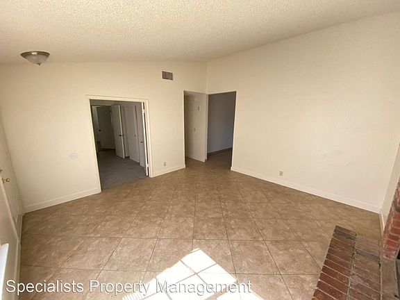 3rd image of 1581 Foxglove Dr