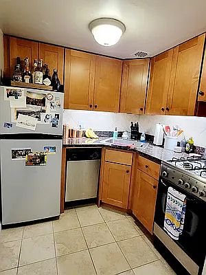4th image of 44 W 74th St #4E