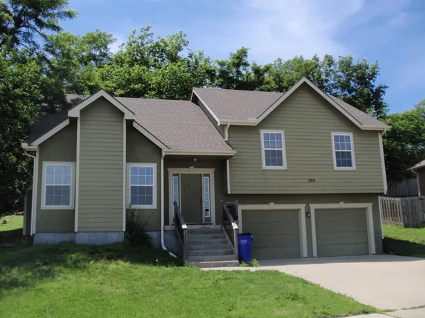 1314 Spring Hill Dr, Junction City, KS 66441