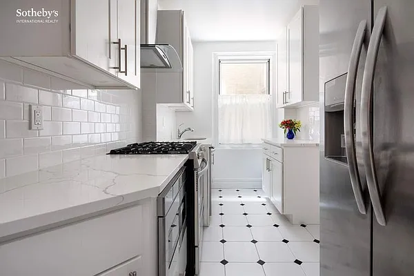 Sold by Sotheby's International Realty | media 5