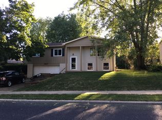 3807 N Kathy Ln, Peoria, IL 61615