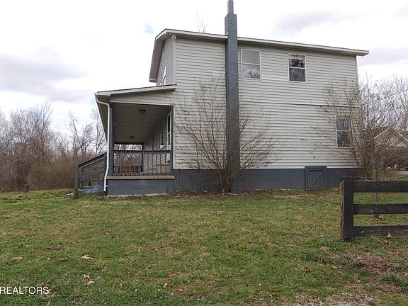 3rd image of 518 Flatt Spur Rd