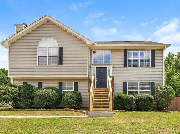 459 Pecan Wood Cir, Fairburn, GA 30213
