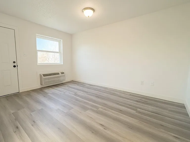 1219 Kingston Dr #A — Photo 3