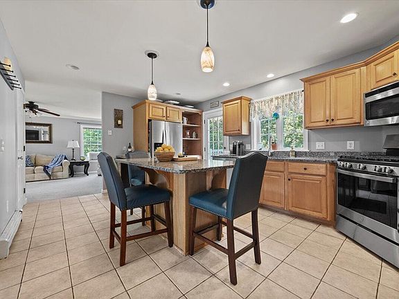 4th image of 6 River Woods Drive