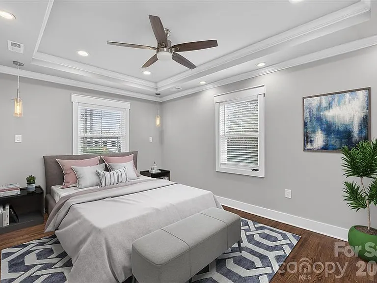307 E Peterson Dr — Photo 8