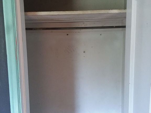5th image of 37 Stanwood Dr