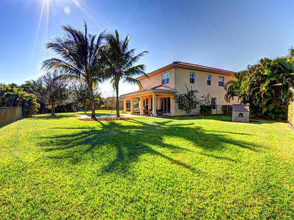 Home For Sale In Canyon Springs