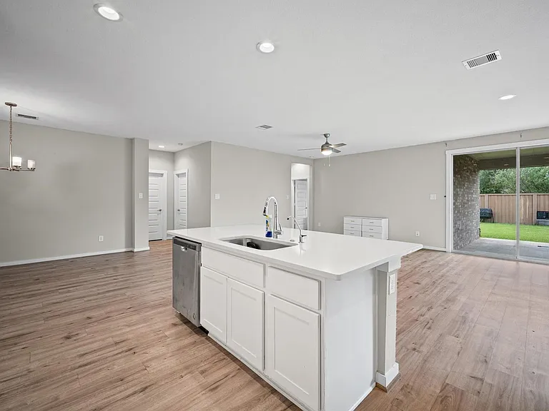 3042 Schultz Manor Ln — Photo 11