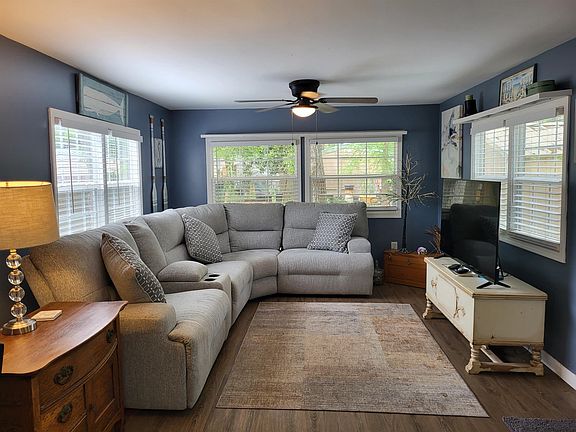4th image of 428 East Surfwind Dr.