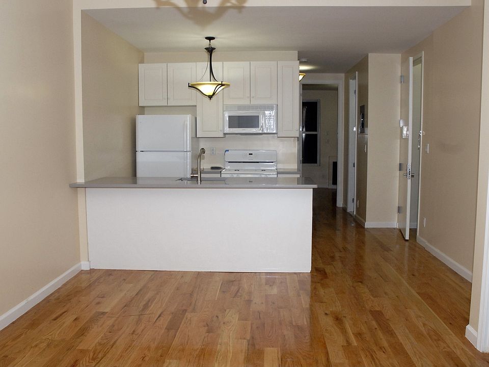 1st image of 547 Chauncey St