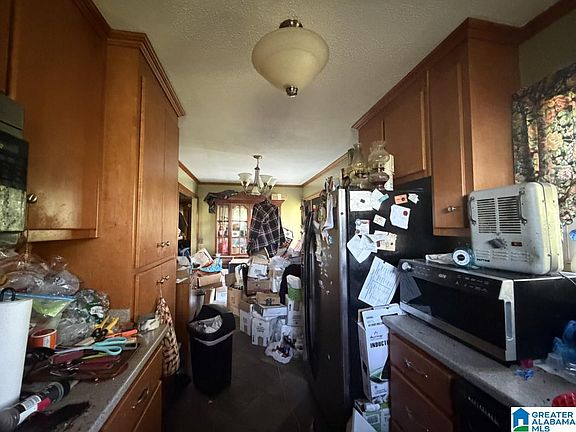 3rd image of 618 Stephenson Rd