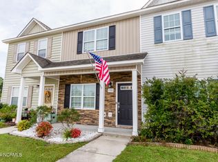 530 Oyster Rock Ln, Sneads Ferry, NC 28460