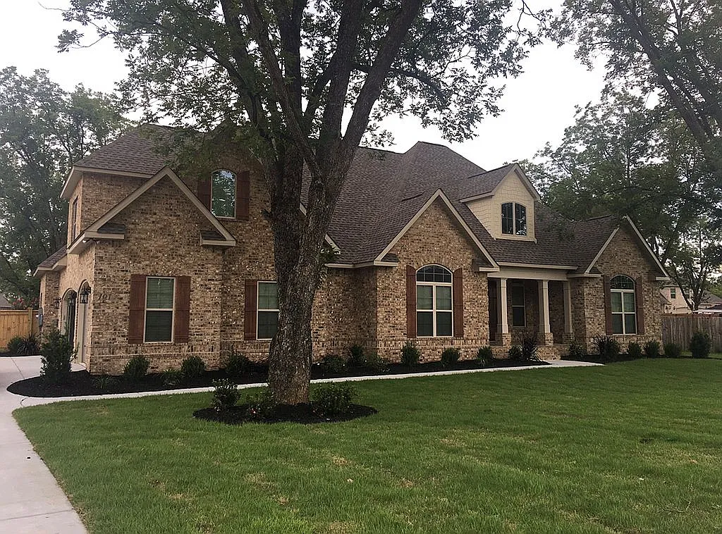 101 Foxtail Chase photo 1