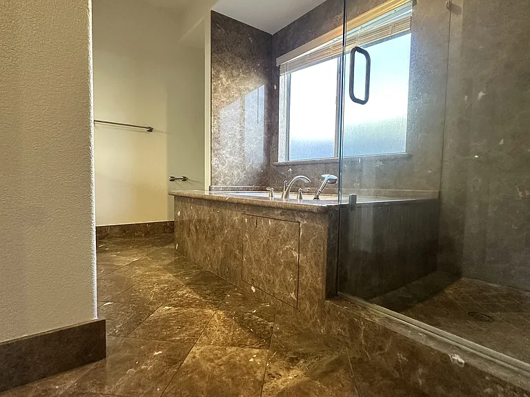2221 Banbury Cir — Photo 28