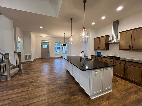 4th image of 1355 Chatham Hills Blvd