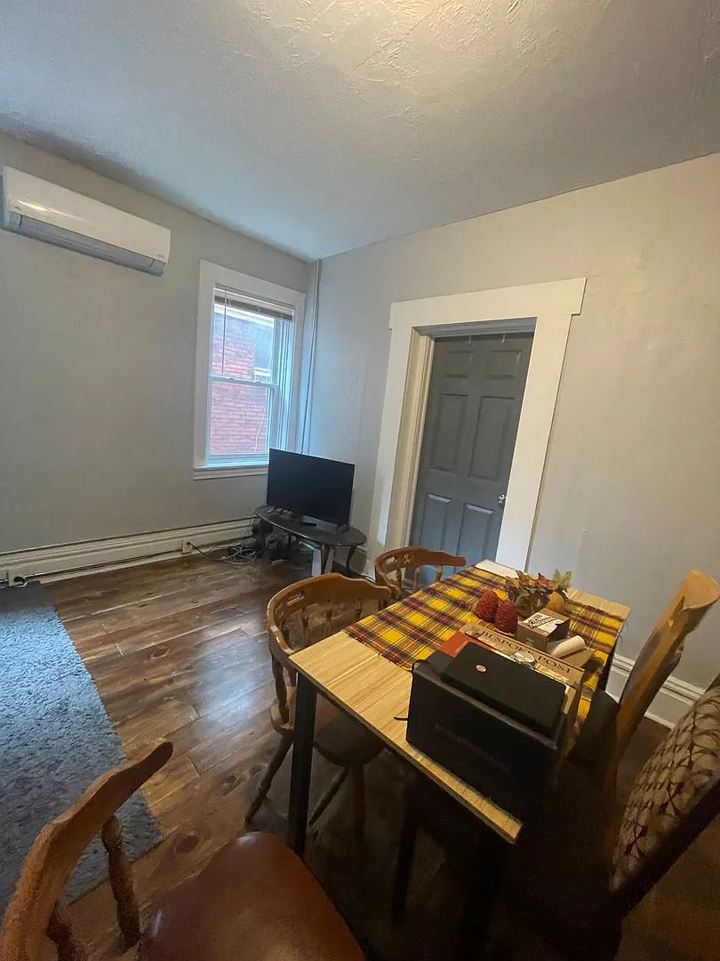 225 South Millvale Avenue — Photo 3