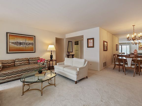 Living Room / Dining Room