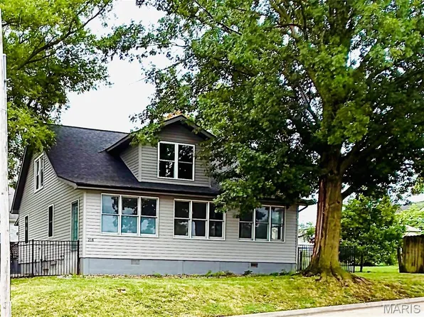 218 E Cherry St, Columbia, IL 62236